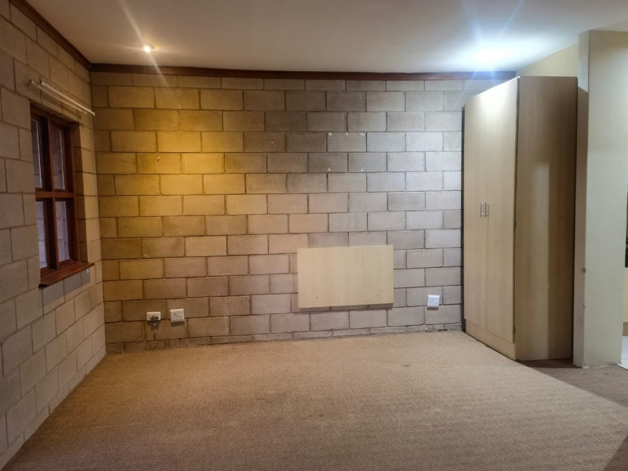 1 Bedroom Property for Sale in Brandwag Free State